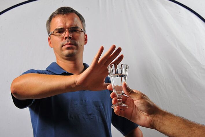 Mesti alkoholį yra būdas nustoti gerti savarankiškai